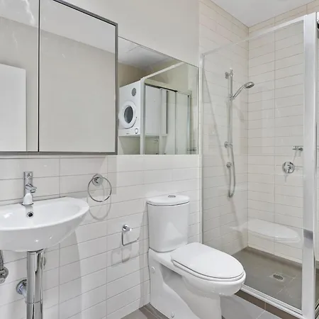 Chic Inner City Convenience, With Secure Parking Melbourne Exterior photo