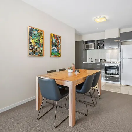 Chic Inner City Convenience, With Secure Parking Melbourne Exterior photo