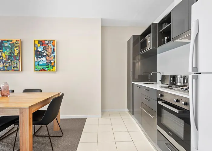 Chic Inner City Convenience, With Secure Parking
