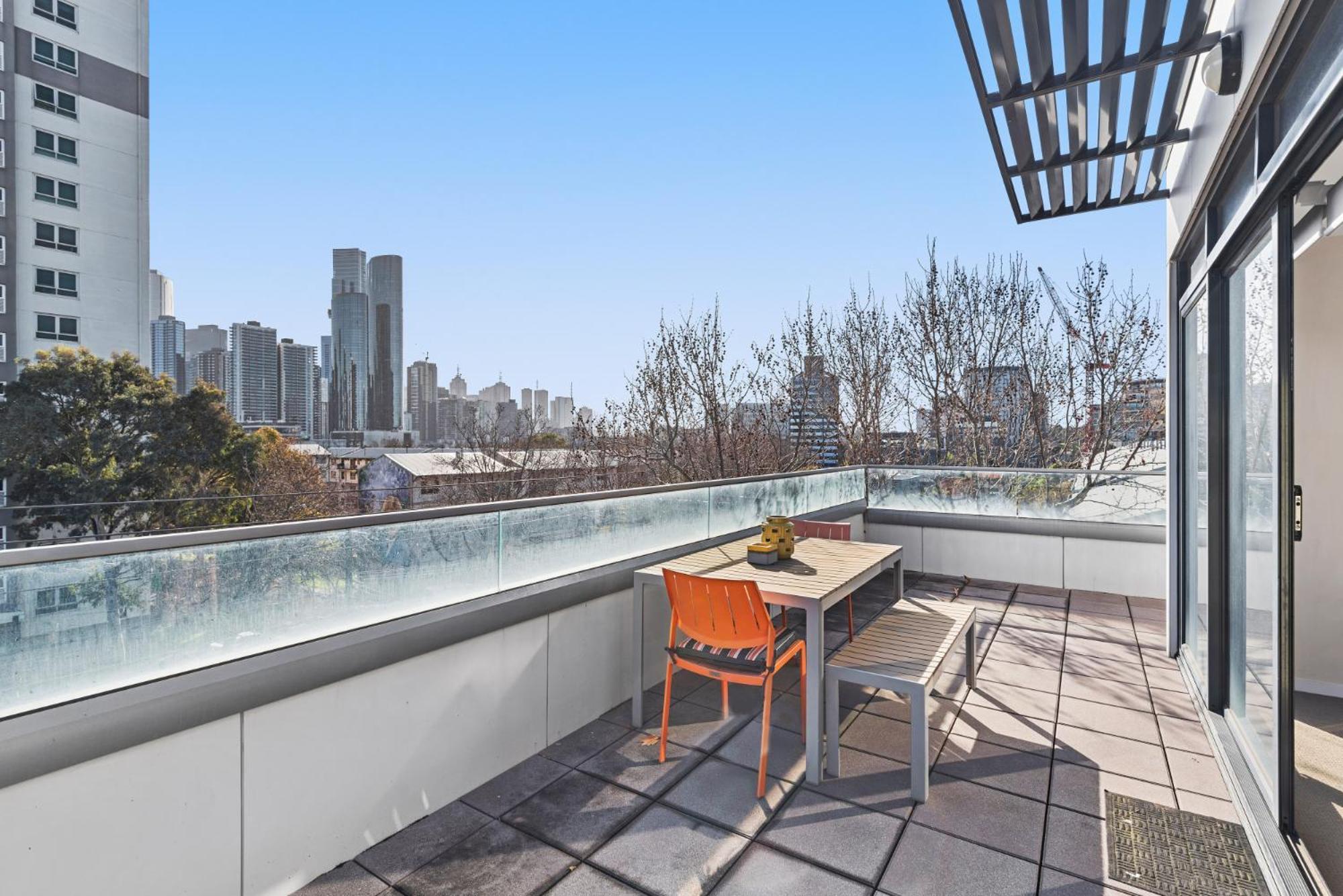 Chic Inner Convenience, With Secure Parking * Melbourne